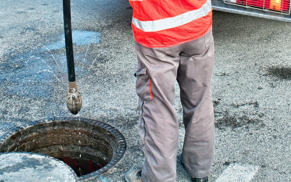 déboucher canalisations wc Cergy